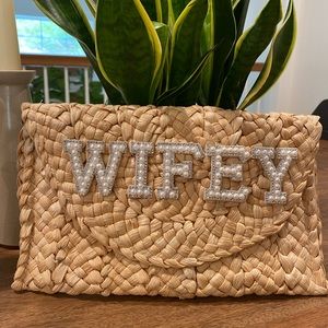 ‘WIFEY’ Grass Clutch